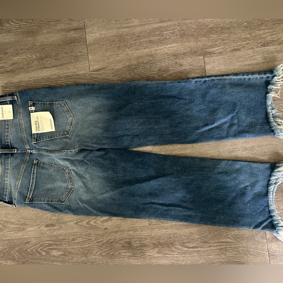 NWT high rise straight fit jeans - Picture 9 of 10